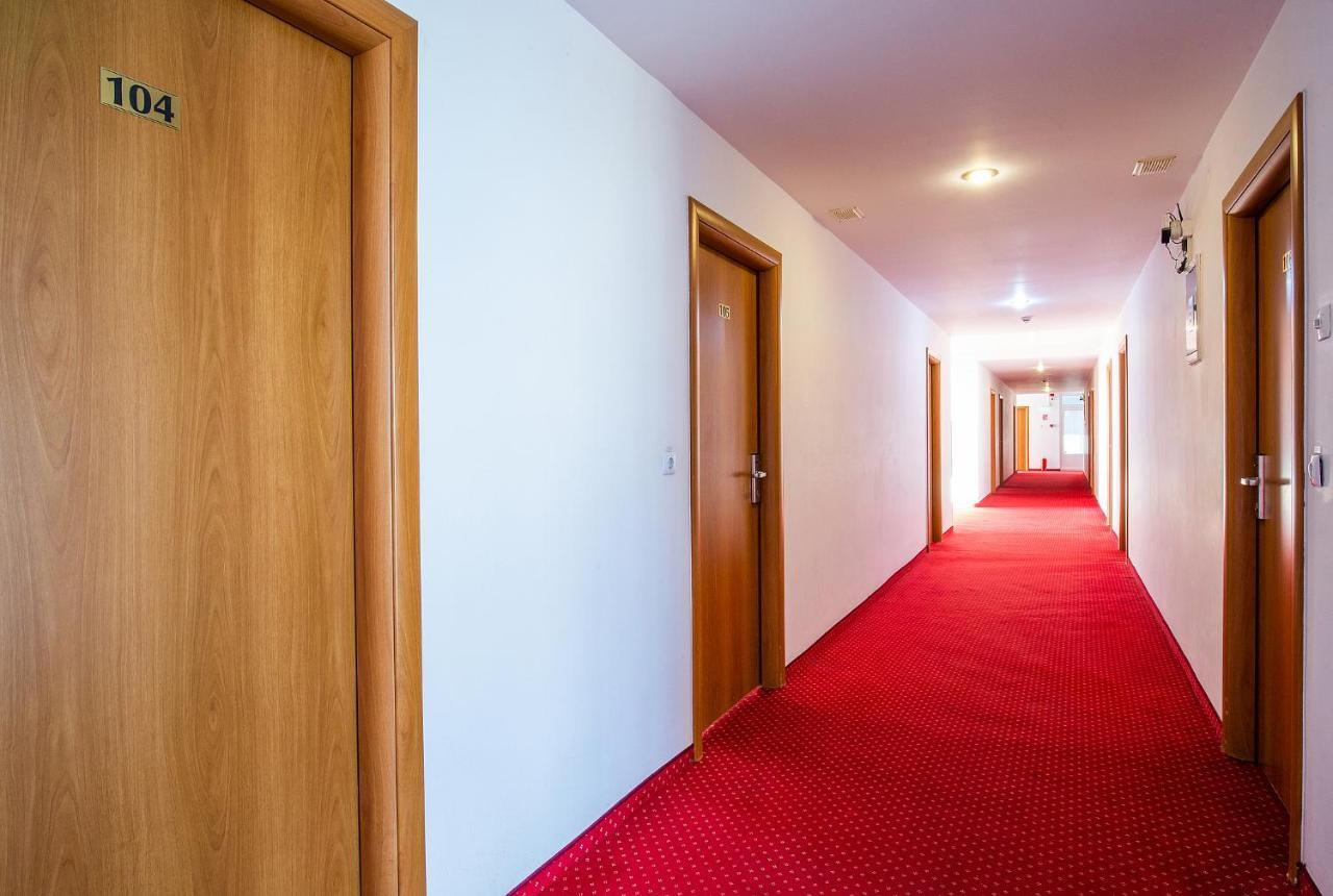 Hotel Dana Satu Mare Dış mekan fotoğraf